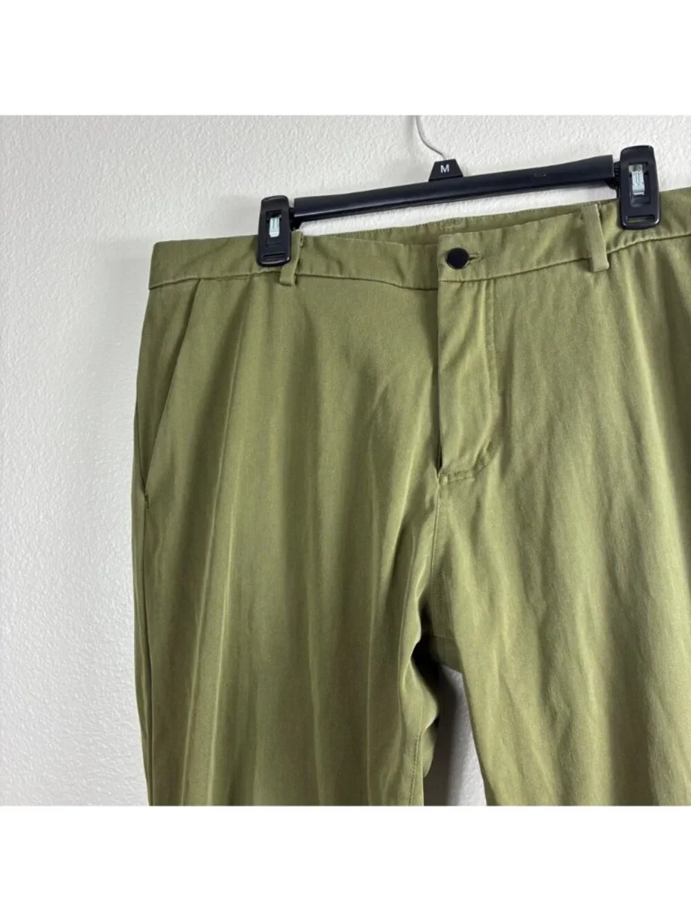 Lululemon Men’s Commission Pants Olive Green Warpstreme 5-Pocket  Sz 40 Athleisu